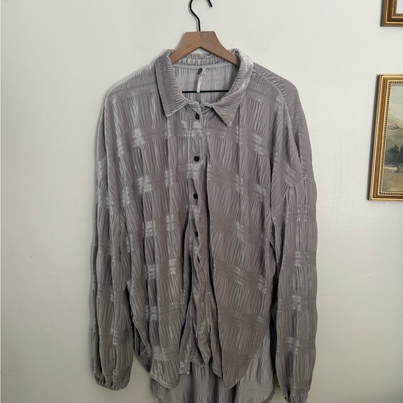 Free People Tops - FREE PEOPLE My Best Velvet Blouse Crinkle Button Shirt Gray Oversized Sz Large